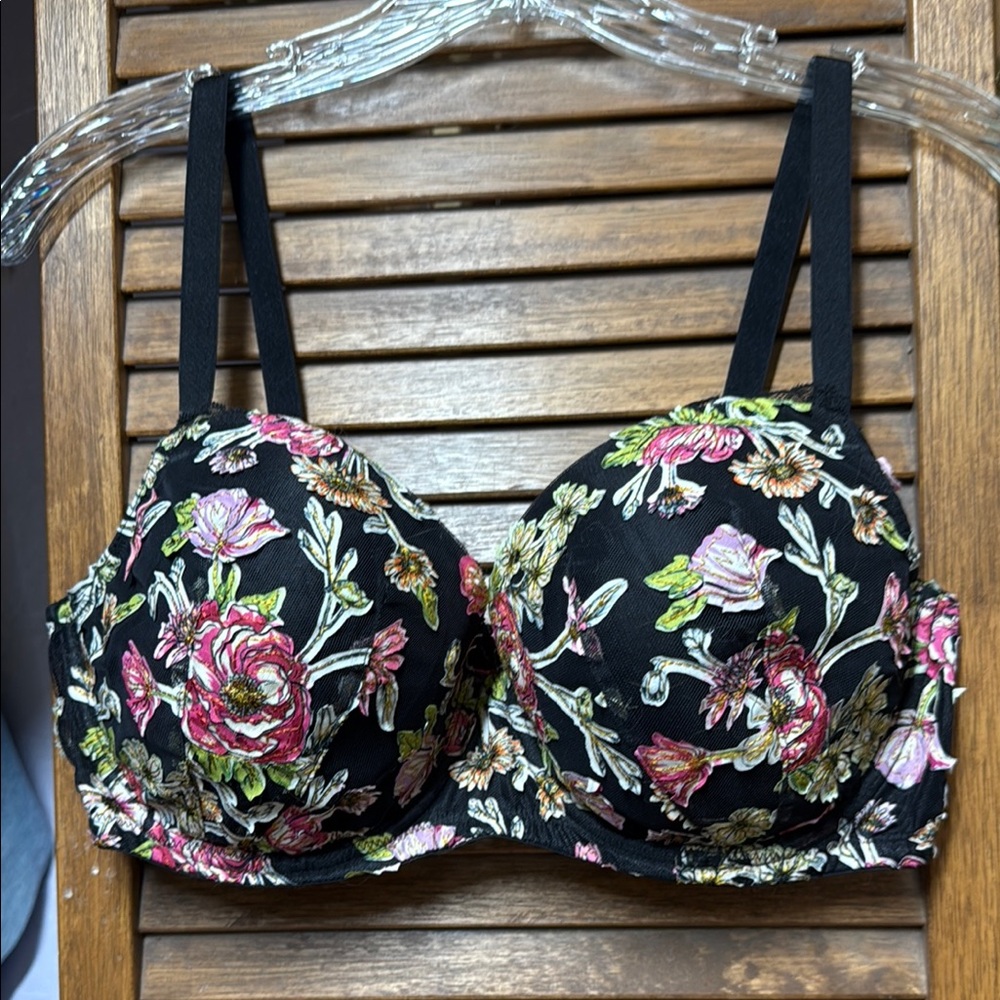 Black and Pink Floral Victoria’s Secret Underwire Bra with Molded Cups